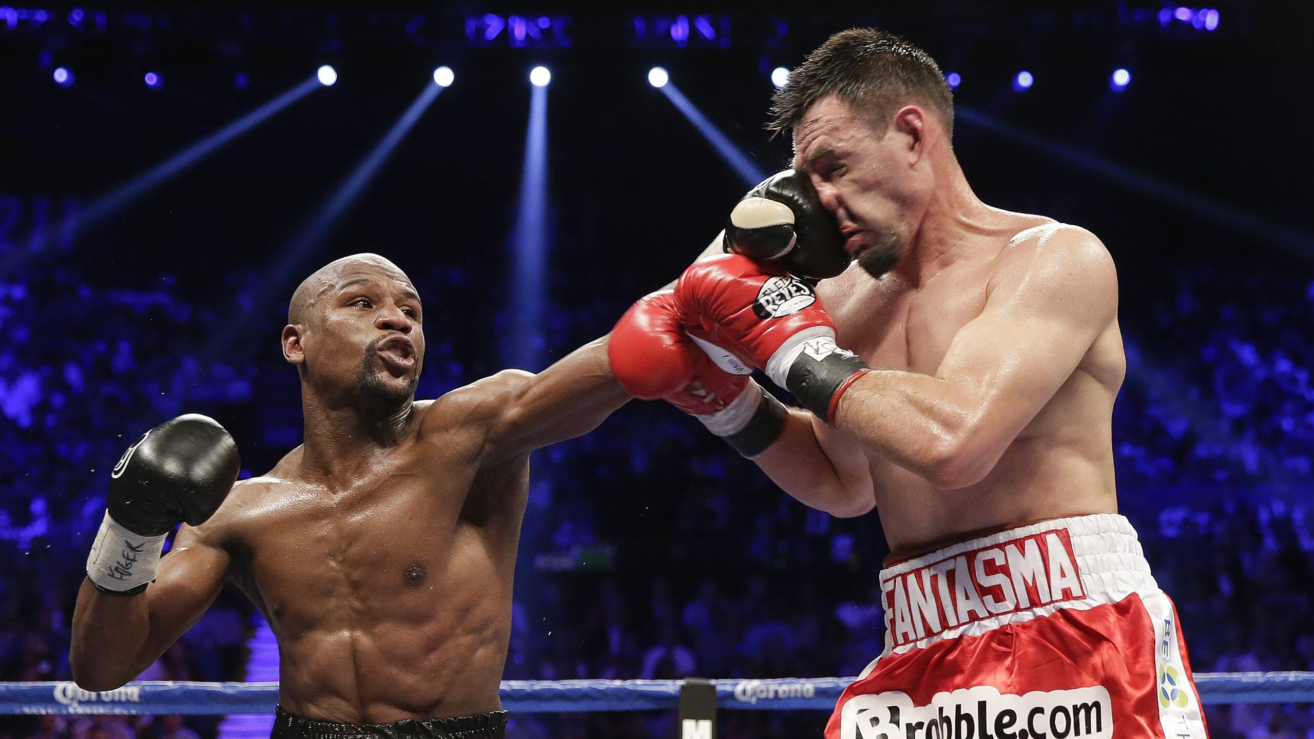 赛场“激情燃烧”_欧冠夜晚的难忘瞬间,欧冠精彩片段