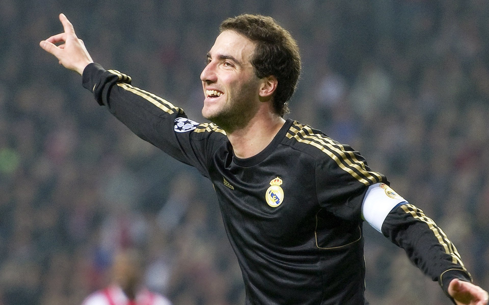 爱游戏官网-CBA全明星周末来袭，郭艾伦获票王荣誉，无缘cba冠军后 郭艾伦痛哭